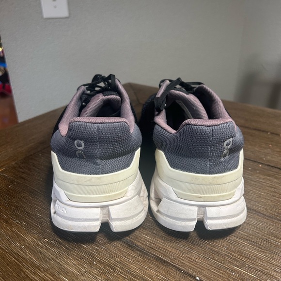 On Cloud CloudFlyer size 13 - Picture 6 of 10